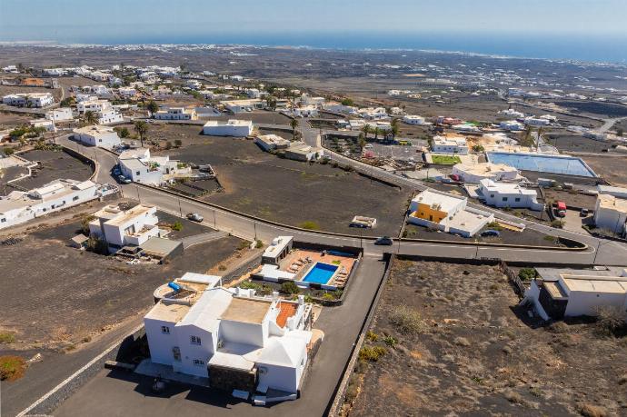 Aerial view of villa . - Villa Oasis de Asomada . (Galerie de photos) }}