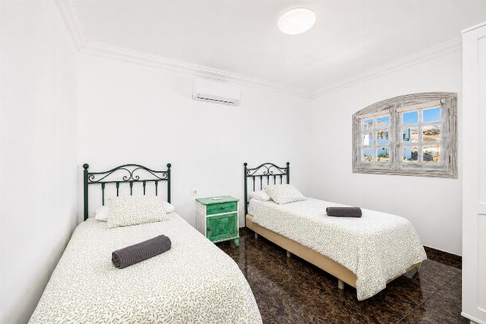 Unit 3: twin bedroom with A/C . - Villa Oasis de Asomada . (Galleria fotografica) }}