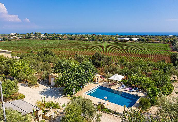 Aerial view of pool . - Villa Nina . (Photo Gallery) }}