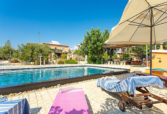 Beautiful villa with private pool, terrace, and garden . - Villa Nina . (Photo Gallery) }}