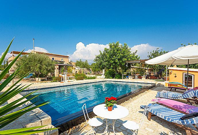 Beautiful villa with private pool, terrace, and garden . - Villa Nina . (Photo Gallery) }}