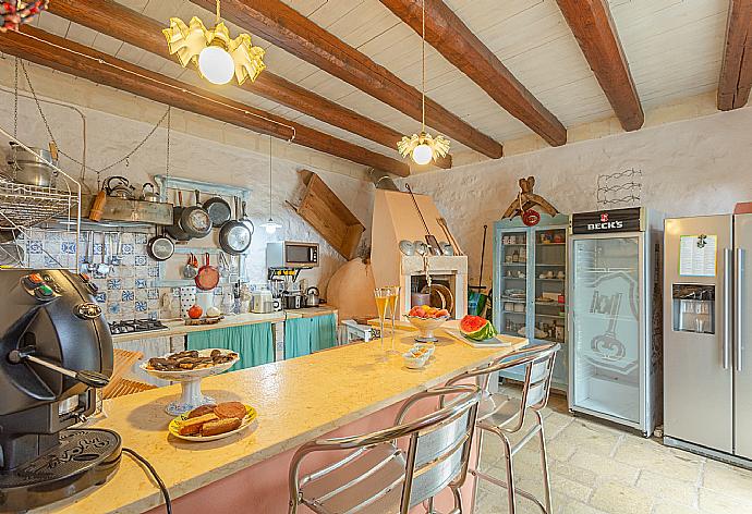 Equipped kitchen . - Villa Nina . (Photo Gallery) }}
