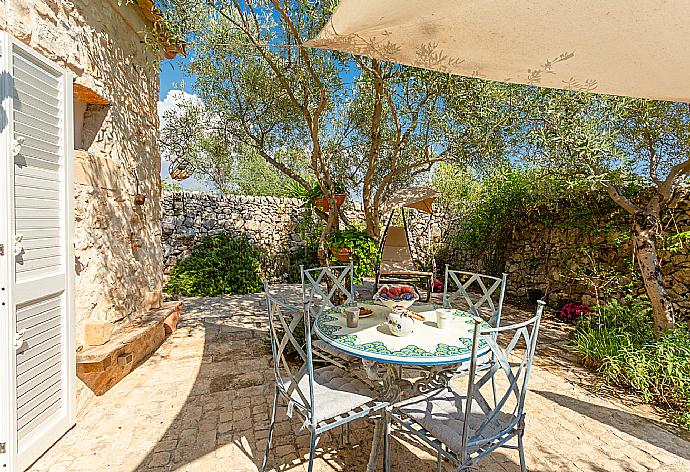 Terrace area . - Villa Nina . (Photo Gallery) }}
