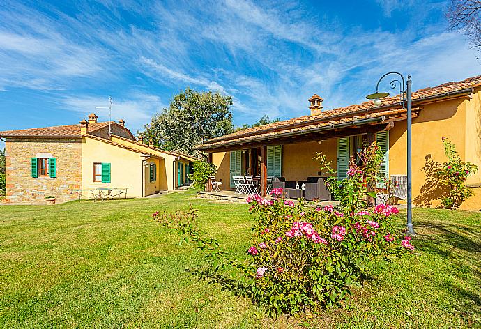 Beautiful villa with annex . - Villa Casale Federica . (Galería de imágenes) }}