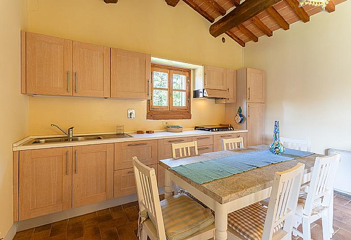 Equipped kitchen . - Villa Casale Federica . (Галерея фотографий) }}