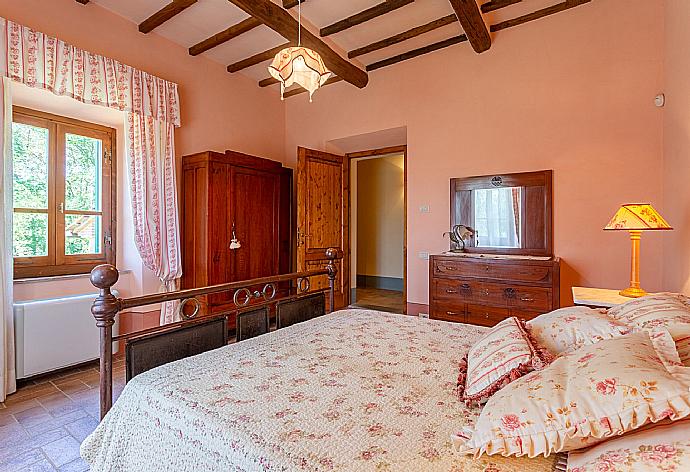 Double bedroom  . - Villa Casale Federica . (Galería de imágenes) }}