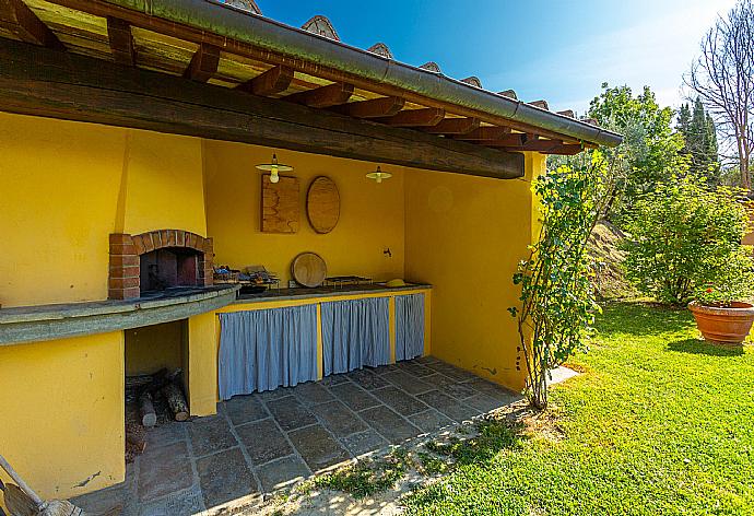 BBQ area . - Villa Casale Federica . (Fotogalerie) }}