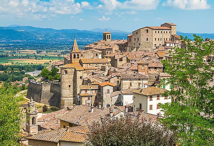 Aerial view of town  . - Villa Casale Federica . (Photo Gallery) }}