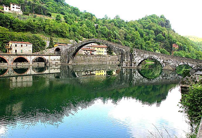 Ponte della Maddalena . - Villa Casale Le Selve . (Galería de imágenes) }}