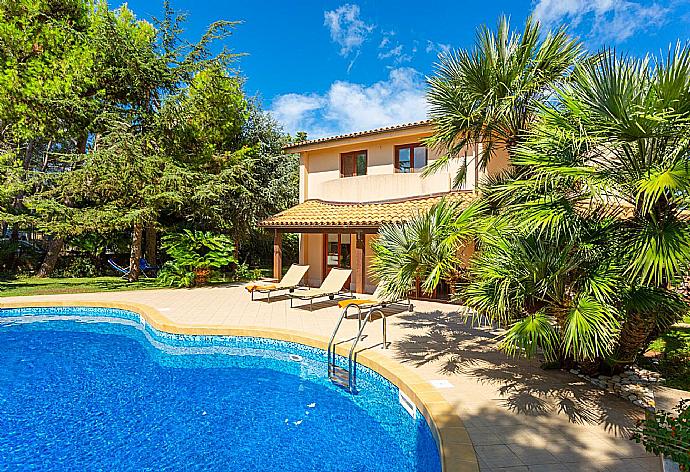 Beautiful villa with private pool, terrace, and garden . - Villa Venere . (Photo Gallery) }}