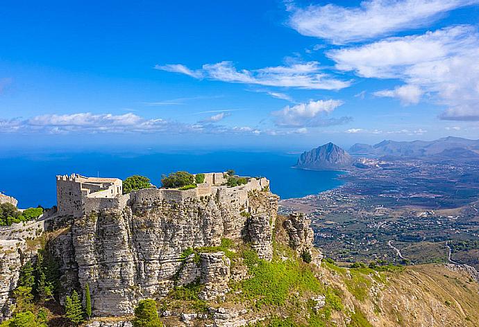 Erice . - Villa Venere . (Galleria fotografica) }}