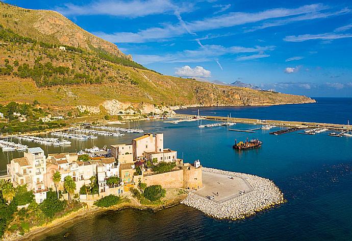 Castellammare del Golfo . - Villa Venere . (Galleria fotografica) }}