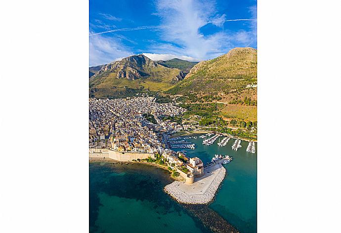 Castellammare del Golfo . - Villa Venere . (Galleria fotografica) }}