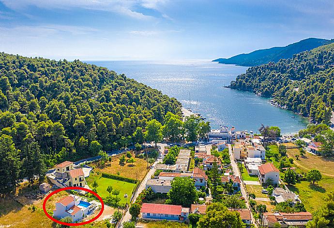 Aerial view of Agnontas Beach showing location of Villa Amarandos . - Villa Amarandos . (Photo Gallery) }}