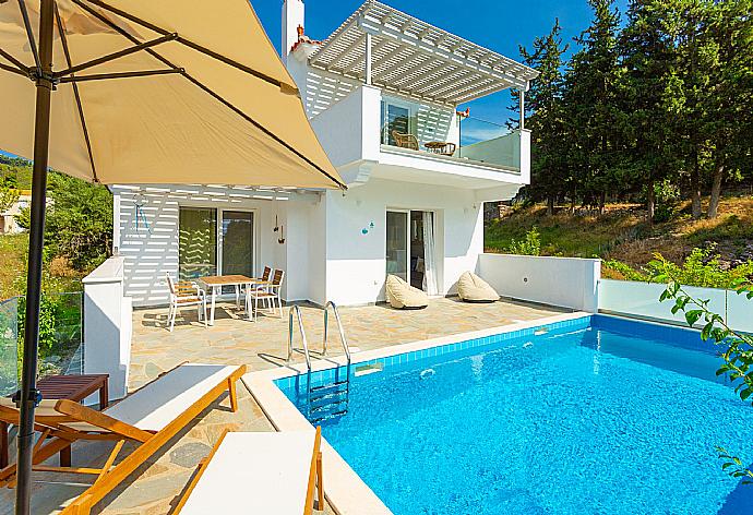 Beautiful villa with private pool and terrace . - Villa Amarandos . (Galleria fotografica) }}