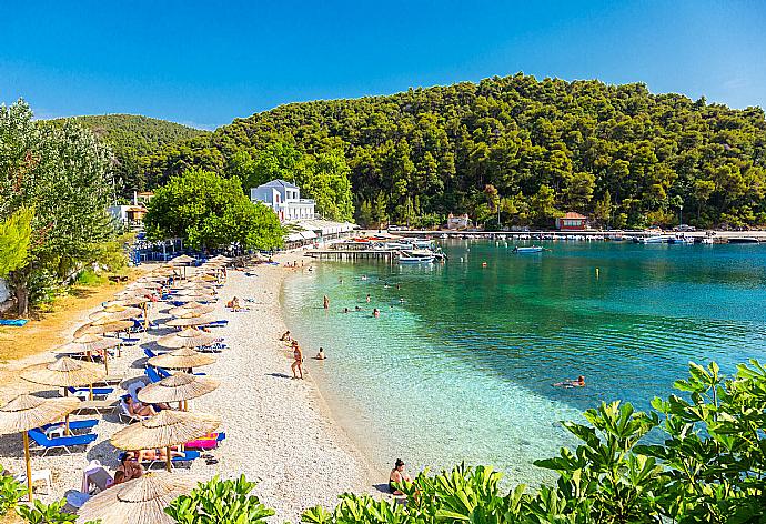 Agnontas Beach - only a 3 minute walk from Villa Amarandos . - Villa Amarandos . (Galería de imágenes) }}