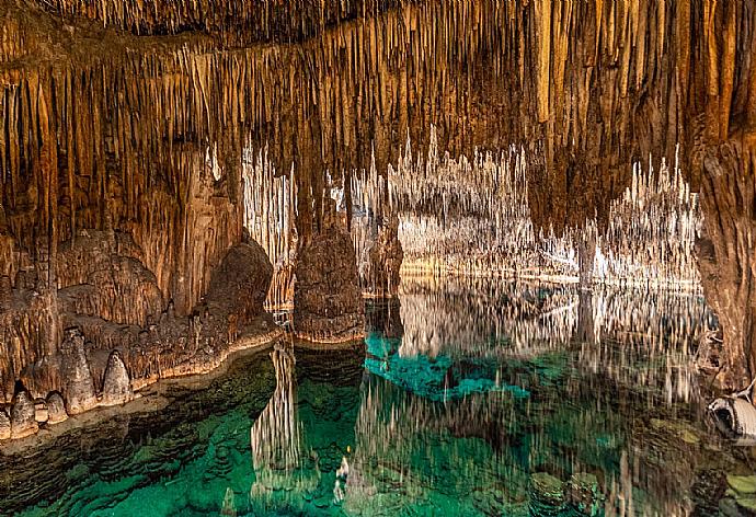 Cueva de Drach . - Villa Can Soler II . (Fotogalerie) }}