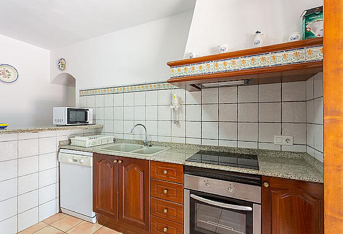 Equipped kitchen . - Villa Can Soler II . (Galería de imágenes) }}