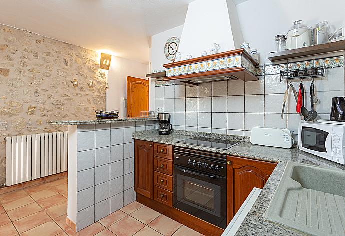 Equipped kitchen . - Villa Can Soler I . (Galería de imágenes) }}