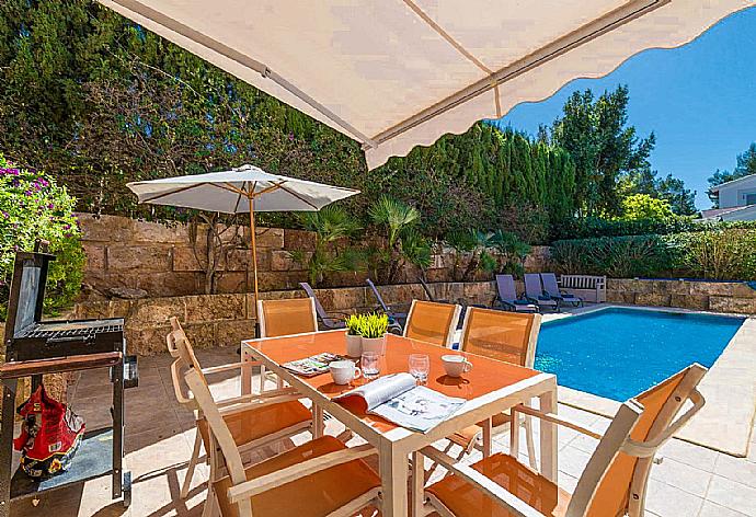 Outdoor dining area . - Villa Synera . (Fotogalerie) }}