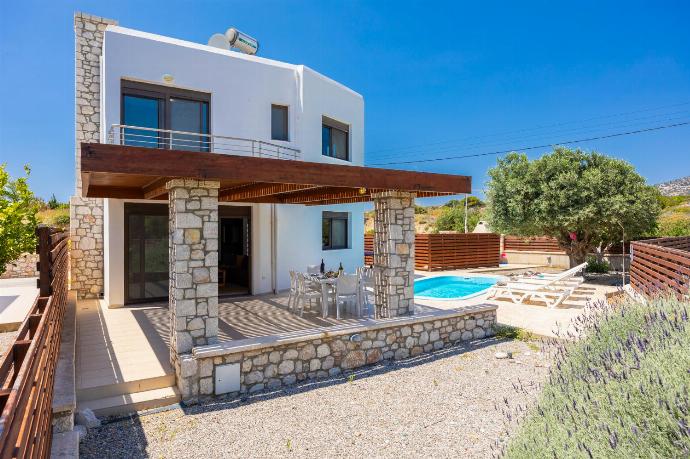Beautiful villa with private pool and terrace . - Villa Dias . (Photo Gallery) }}