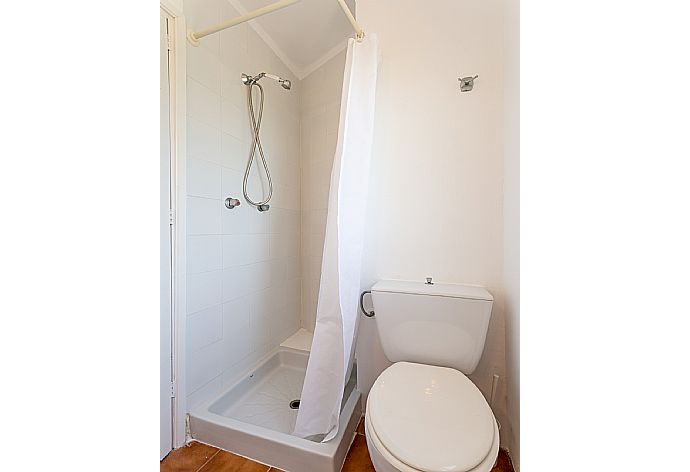 En suite bathroom with shower . - Villa La Torre . (Galería de imágenes) }}