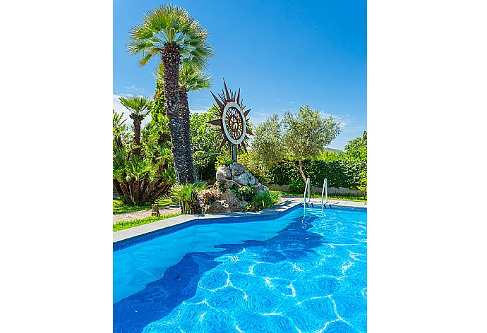 Private pool, terrace, and lawn . - Villa Cortijo 1 . (Fotogalerie) }}