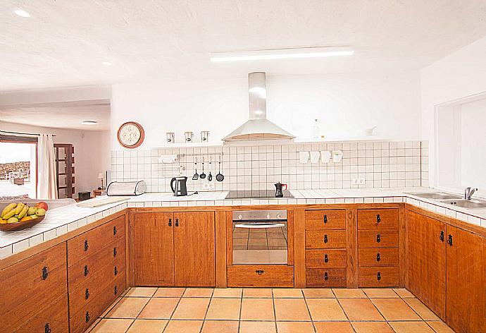 Equipped kitchen . - Villa Vista Mar . (Galerie de photos) }}