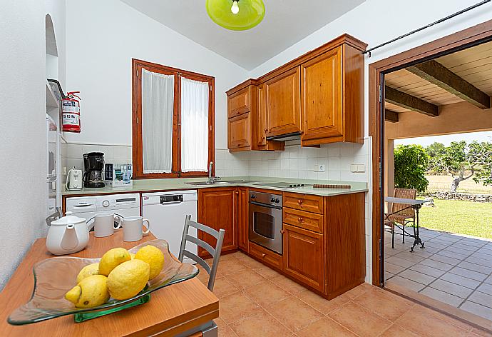 Equipped kitchen . - Villa Ignaci . (Fotogalerie) }}