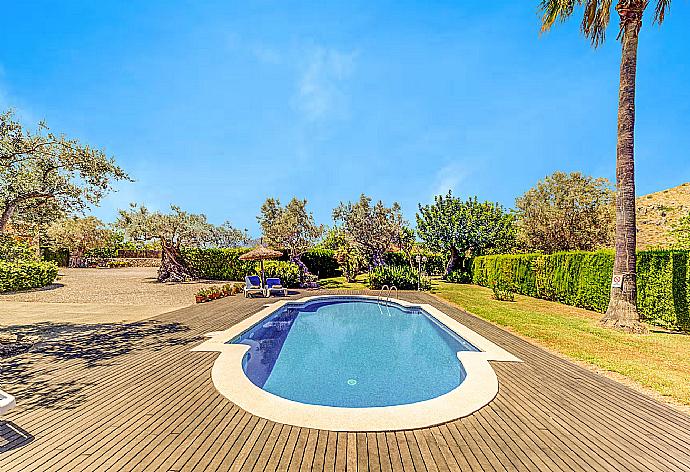 Private pool with terrace and garden area . - Villa Mimas . (Photo Gallery) }}