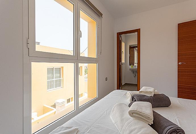 Double bedroom with A/C with En suite bathroom. . - Villa Mariposas Uno . (Galería de imágenes) }}