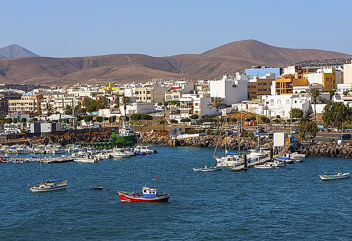 Puerto de Corralejo . - Villa Mariposas Uno . (Fotogalerie) }}