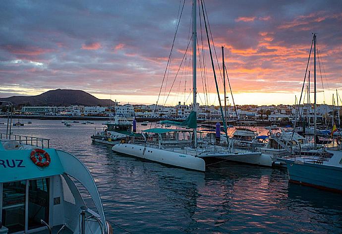 Puerto de Corralejo . - Villa Mariposas Dos . (Галерея фотографий) }}