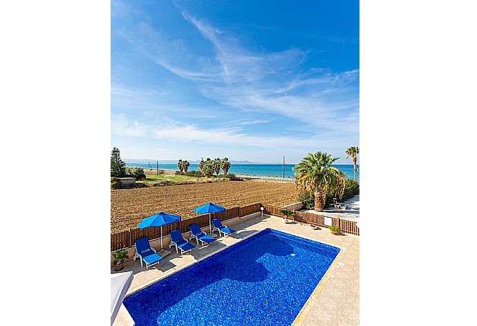 Private pool and terrace with sea views . - Villa Seashore One . (Galerie de photos) }}