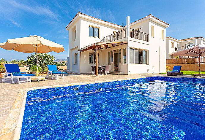 Beautiful villa with private pool and terrace with sea views . - Villa Seashore One . (Galería de imágenes) }}