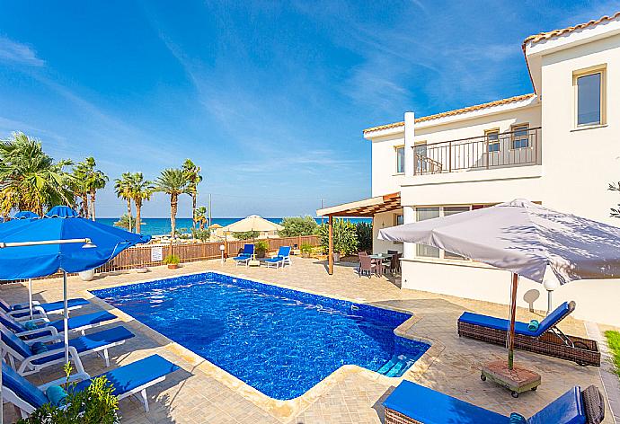 Beautiful villa with private pool and terrace with sea views . - Villa Seashore One . (Photo Gallery) }}