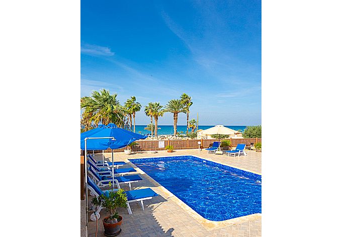 Private pool and terrace with sea views . - Villa Seashore One . (Galería de imágenes) }}