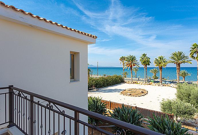 Balcony with sea views . - Villa Seashore One . (Galería de imágenes) }}