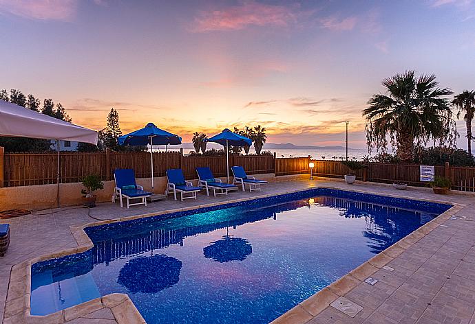 Sunset views from pool terrace . - Villa Seashore One . (Photo Gallery) }}