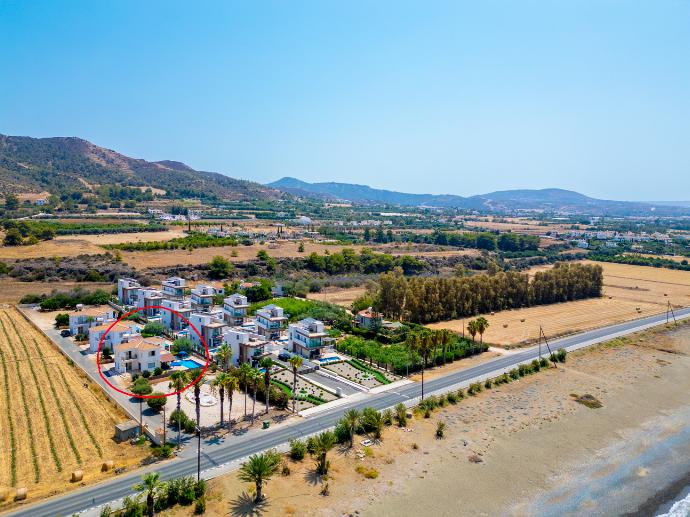  . - Villa Seashore One . (Photo Gallery) }}
