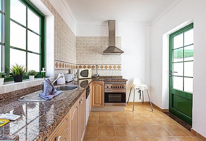 Equipped kitchen . - Villa Costa Papagayo 6 . (Fotogalerie) }}