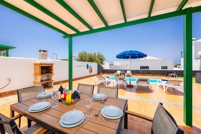 Sheltered terrace area . - Villa Costa Papagayo 6 . (Photo Gallery) }}
