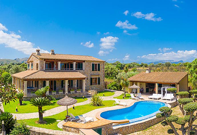 ,Beautiful villa with private pool, terraces, and garden . - Villa Padilla . (Fotogalerie) }}