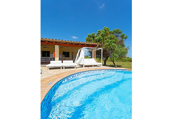 Private pool, terraces, and garden . - Villa Padilla . (Галерея фотографий) }}