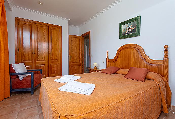 Double bedroom with A/C . - Villa Padilla . (Fotogalerie) }}