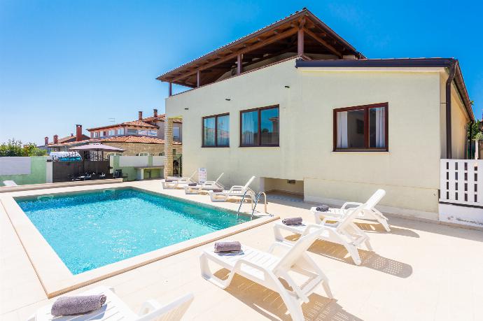 Beautiful villa with private pool and terrace . - Villa Casa Toni . (Galería de imágenes) }}