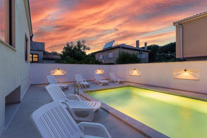 Private pool and terrace . - Villa Casa Toni . (Galerie de photos) }}