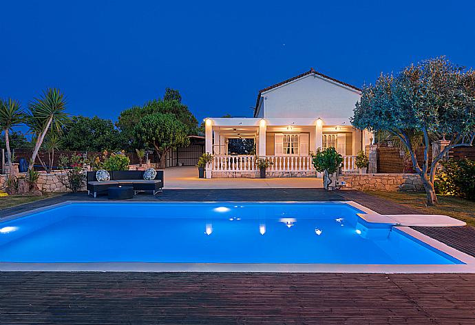 Beautiful villa with private pool and terrace . - Villa Pnoe . (Galleria fotografica) }}