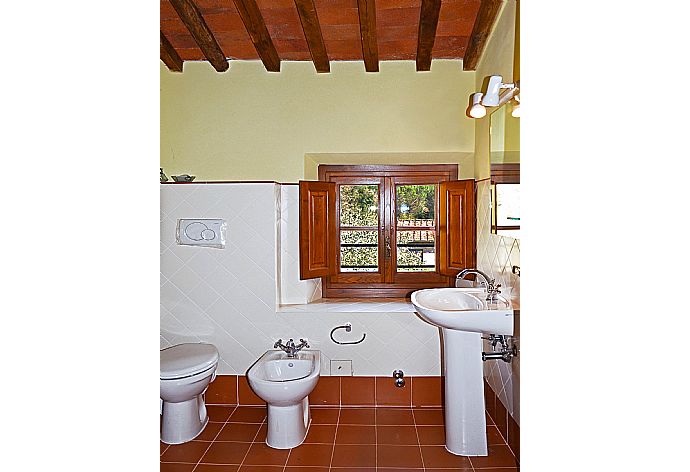 Bathroom  . - Villa Casale di Rosa . (Galerie de photos) }}