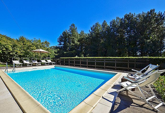 Beautiful villa with private pool, terrace, and garden . - Villa Casale di Rosa . (Fotogalerie) }}